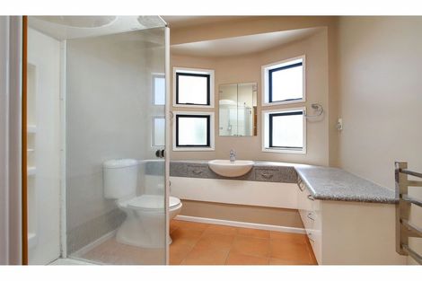 Photo of property in 42 Onetaunga Road, Chatswood, Auckland, 0626