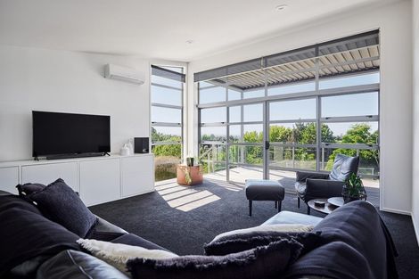 Photo of property in 38 Holcombrooke Lane, Welcome Bay, Tauranga, 3175