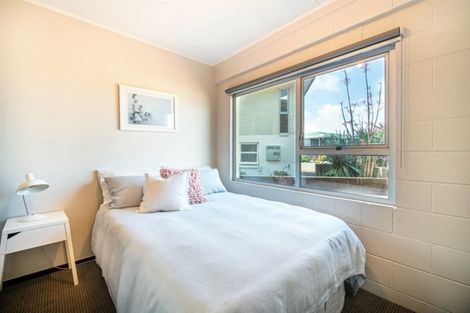 Photo of property in 15 Colin Wild Place, Glenfield, Auckland, 0629