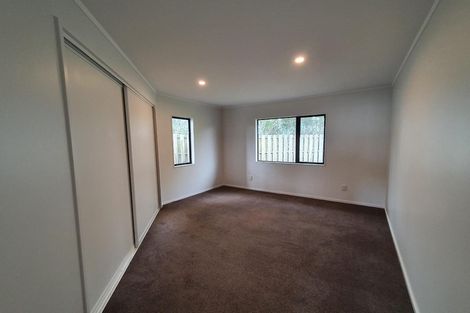 Photo of property in 10 Carl Place, Unsworth Heights, Auckland, 0632