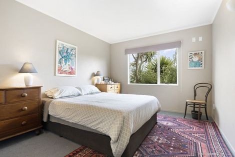 Photo of property in 96 Wadestown Road, Wadestown, Wellington, 6012