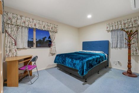 Photo of property in 17 Pelargonium Terrace, Goodwood Heights, Auckland, 2105