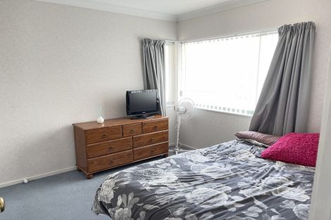 Photo of property in 8b Garden Terrace, Pukekohe, 2120