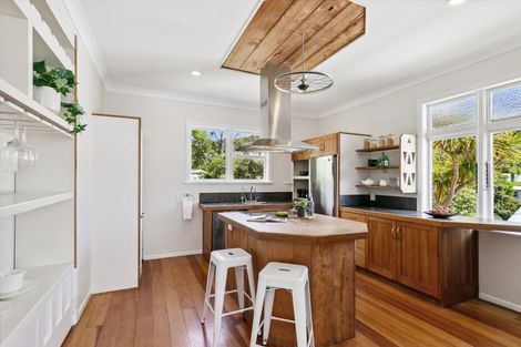 Photo of property in 61 Standen Street, Karori, Wellington, 6012