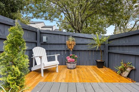 Photo of property in 63 Rakich Place, Henderson, Auckland, 0612