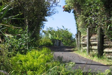 Photo of property in 37 Braemar Road, Castor Bay, Auckland, 0620