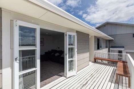 Photo of property in 1/16 Stanley Road, Glenfield, Auckland, 0629