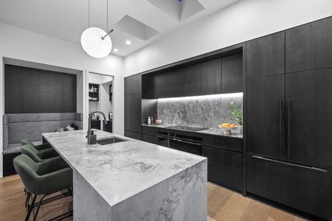 Photo of property in 23 Otakau Road, Milford, Auckland, 0620