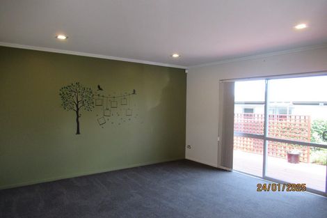 Photo of property in 4313a Great North Road, Glendene, Auckland, 0602