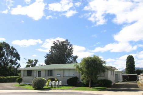 Photo of property in 2/12 Poplar Grove, Ebdentown, Upper Hutt, 5018