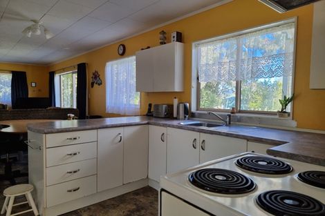 Photo of property in 730 Whangaruru North Road, Whangaruru, Hikurangi, 0184