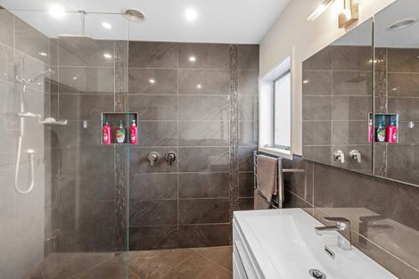 Photo of property in 192 Sturges Road, Henderson, Auckland, 0612