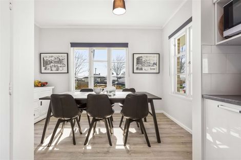 Photo of property in 2 Old Farm Road, Hamilton East, Hamilton, 3216