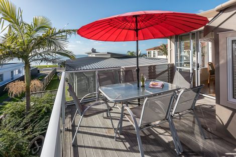 Photo of property in 2/50 The Esplanade, Eastern Beach, Auckland, 2012