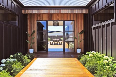 Photo of property in 27 Gee Place, Taradale, Napier, 4112