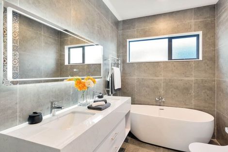 Photo of property in 15 Toanui Road, Hobsonville, Auckland, 0616