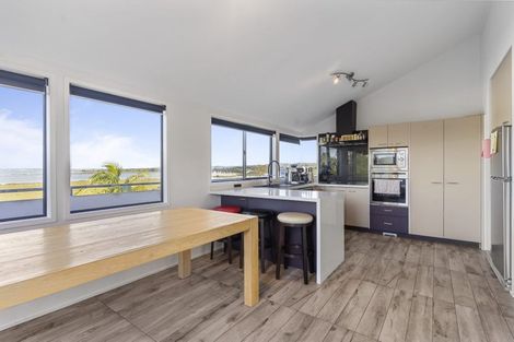Photo of property in 37 Bannings Way, Hobsonville, Auckland, 0618
