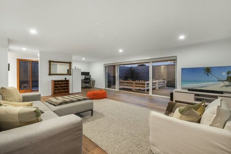 Photo of property in 112 Karewa Parade, Papamoa Beach, Papamoa, 3118