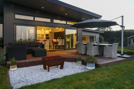 Photo of property in 55 Lomond Grove, Acacia Bay, Taupo, 3385