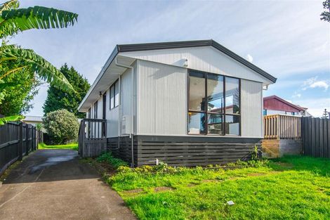 Photo of property in 2/16 Barneys Farm Road, Clendon Park, Auckland, 2103