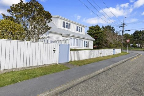 Photo of property in 33 Firth Terrace, Karori, Wellington, 6012
