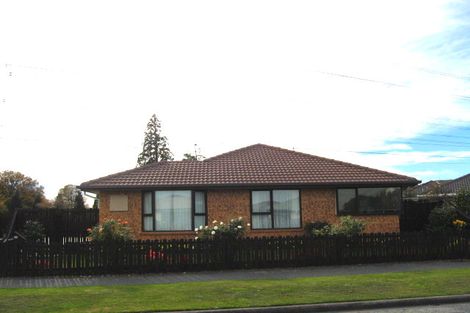 Photo of property in 2/4 Showgate Avenue, Sockburn, Christchurch, 8042