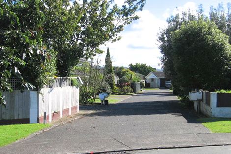 Photo of property in 22 Edgewater Grove, Orewa, 0931