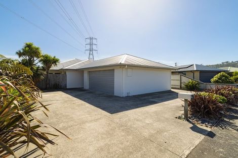 Photo of property in 72 Mauger Drive, Heathcote Valley, Christchurch, 8022