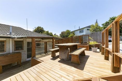 Photo of property in 1/69 Glencoe Road, Browns Bay, Auckland, 0630