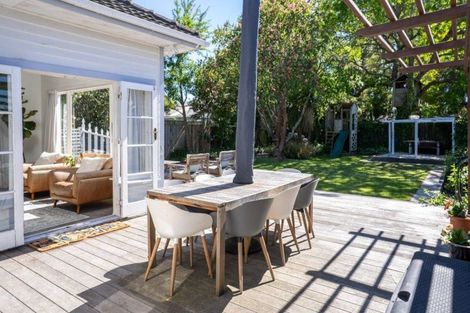 Photo of property in 37 Tainui Street, Somerfield, Christchurch, 8024