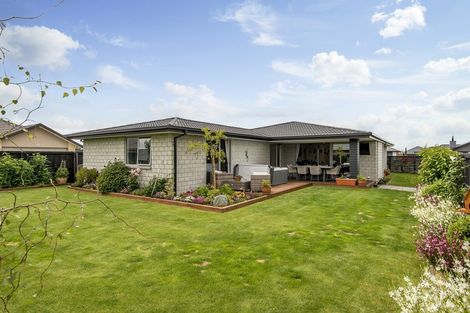 Photo of property in 5a Shillingford Boulevard, Rolleston, 7615