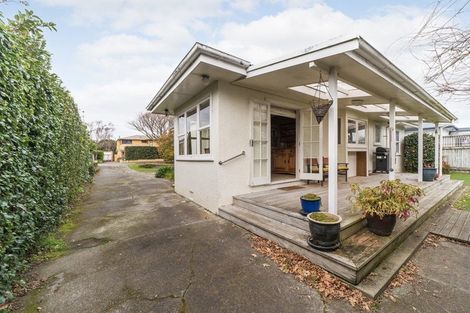 Photo of property in 8 Ake Ake Avenue, Hokowhitu, Palmerston North, 4410