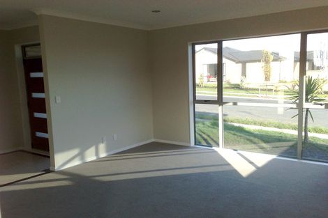 Photo of property in 76 Westgate Drive, Massey, Auckland, 0614