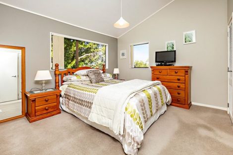 Photo of property in 16 Proteus Place, Half Moon Bay, Auckland, 2012