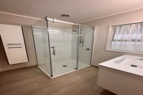 Photo of property in 1/1 Pine Road, Orewa, 0931