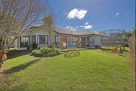 Photo of property in 30 Meadowland Drive, Somerville, Auckland, 2014