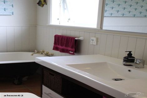 Photo of property in 9 Monument Road, Clevedon, Papakura, 2582