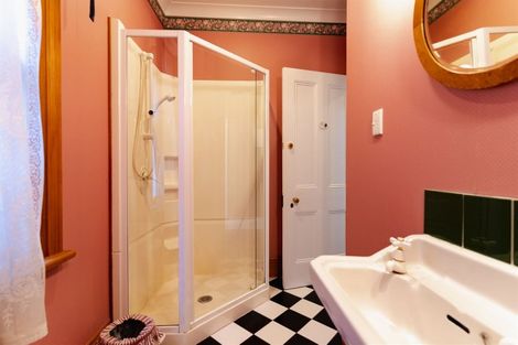 Photo of property in Lisburn House, 15 Lisburn Avenue, Caversham, Dunedin, 9012