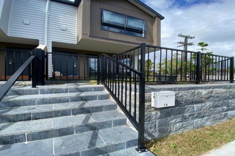 Photo of property in 1a Dundale Avenue, Blockhouse Bay, Auckland, 0600