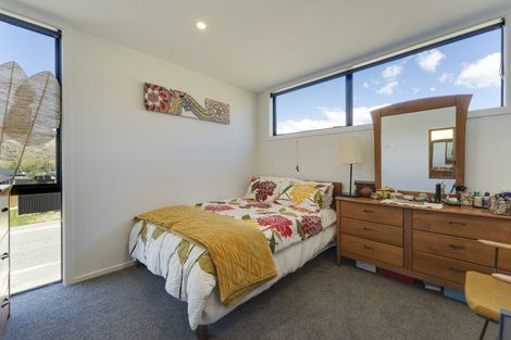 Photo of property in 33 Stratford Drive, Mount Pisa, Cromwell, 9383