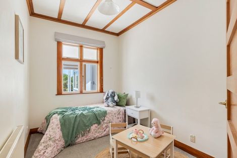 Photo of property in 25 Glen Almond Street, New Plymouth, 4310