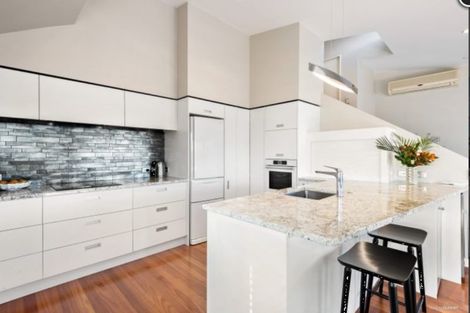 Photo of property in 2/16 Pine Ridge Terrace, Hauraki, Auckland, 0622