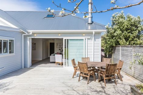 Photo of property in 6 Bay Drive, Titahi Bay, Porirua, 5022