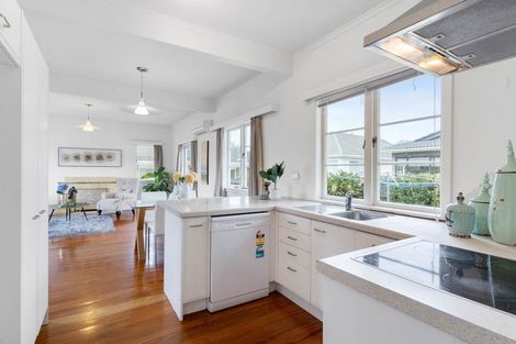 Photo of property in 1/91 Nile Road, Milford, Auckland, 0620