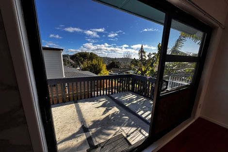 Photo of property in 75 Avonleigh Road, Green Bay, Auckland, 0604