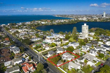 Photo of property in 98 Kitchener Road, Milford, Auckland, 0620