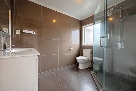 Photo of property in 50 Corricvale Way, Northcross, Auckland, 0630