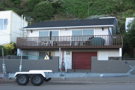 Photo of property in 205 Marine Parade, Seatoun, Wellington, 6022