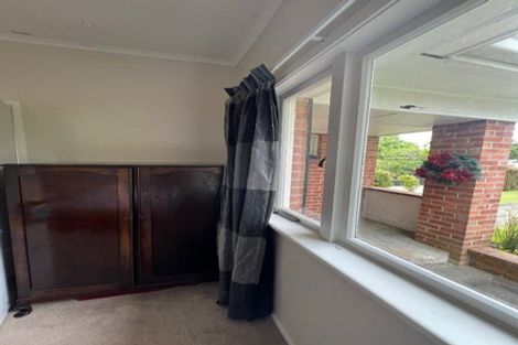 Photo of property in 68 Beach Road, Mellons Bay, Auckland, 2014