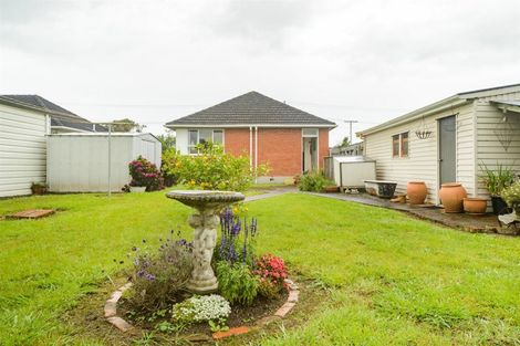Photo of property in 27 Holland Crescent, Bulls, 4818